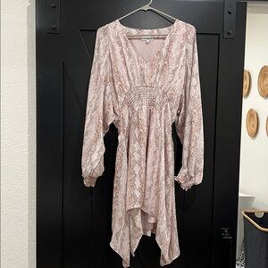 Fate Blush and Cream Patterned Dress